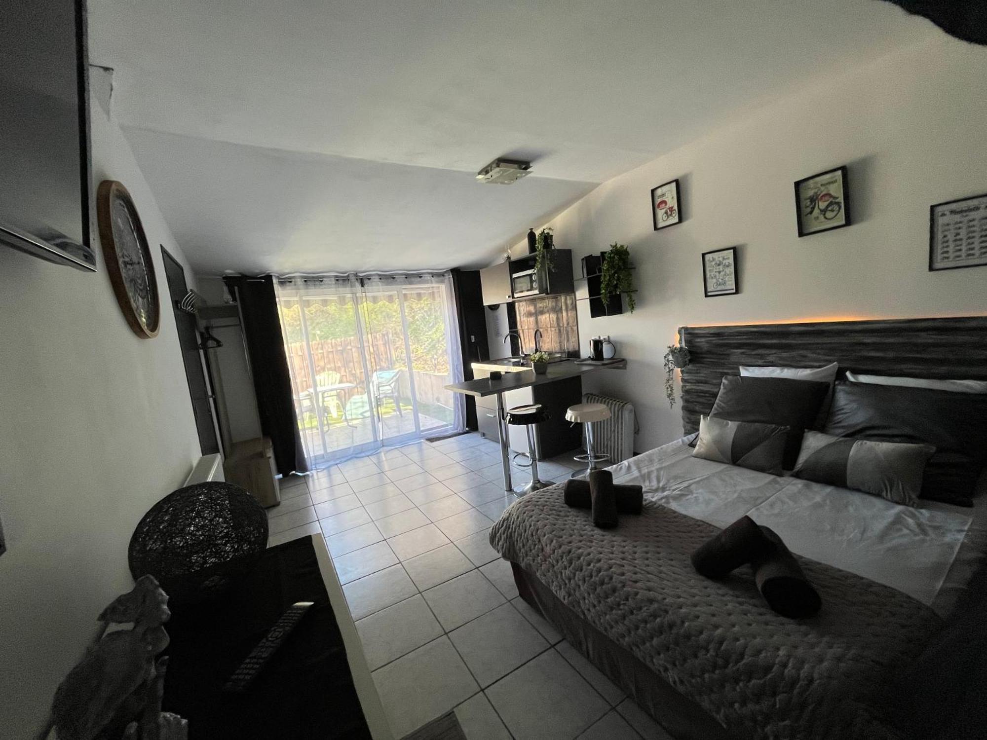 "Le Maloya" Chalets Independants -Chambre Balneo - Relais Motards ลากูน ภายนอก รูปภาพ